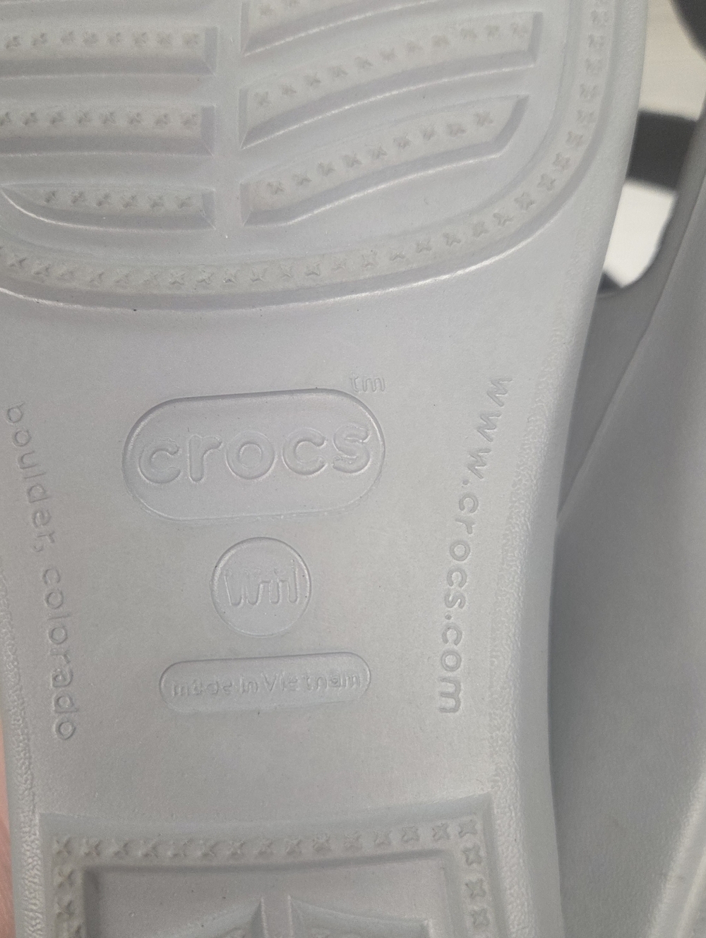2 pairs of women's size 11 Crocs sandals - 1 new, 1 in great condition - Picture 9 of 9